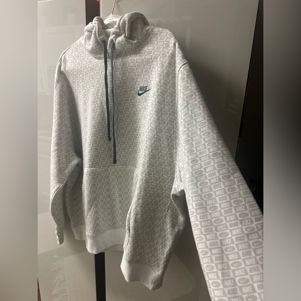Nike Men's White and Gray Patterned hoodie.